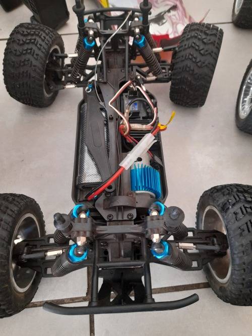 *WOW*A KIDS CHRISTMAS DREAM*2 X ELEC OFF ROAD RC TRUCKS WITH REMOTES AND CHARGER *OVER R5000 VALUE*