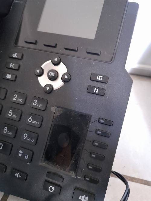 *LIQUIDATION STOCK**LOT OF 3 X FANVIL VOIP PHONES WITH POWER SUPPLY AND CABLES**ONE IS R3500 NEW**