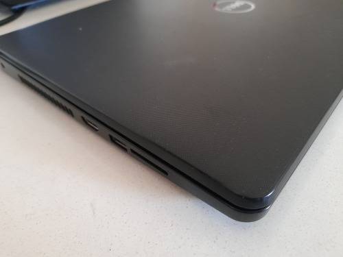 *DELL INSPIRON 15 LAPTOP*LOOKS LIKE NEW WITH CHARGER*POWERS ON ,BLANK SCREEN*