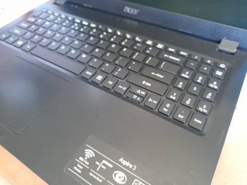 **I3 ACER ASPIRE 3 A315-54K -30UG IN BOX, NO CHARGER, POWER LIGHT SHOWS, NOT POWERING UP**