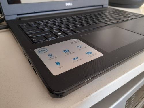 *i3 DELL INSPIRON 15 3000 LAPTOP*LOOKS LIKE NEW IN BOX,CHARGER*POWERS ON ,BLANK SCREEN*