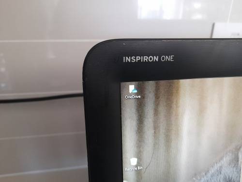 **LIQUIDATION STOCK**DELL INSPIRON ONE 2205, 21INCH ALL IN ONE DESKTOP WITH KEYBOARD AND MOUSE*