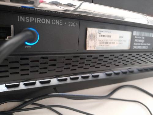 **LIQUIDATION STOCK**DELL INSPIRON ONE 2205, 21INCH ALL IN ONE DESKTOP WITH KEYBOARD AND MOUSE*
