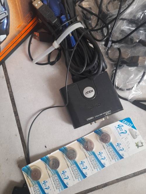 *BULK LOT ELECTRONICS: SMART WATCH,WATCHES,HDD,HEADSET,TV GAMESDVD SCREEN,CHARGERS,BATTEIRES ETC**