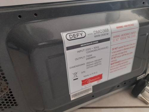 ***PAY DAY DEAL***Defy 20lt Microwave Metallic DMO381*COMES ON NOT HEATING**