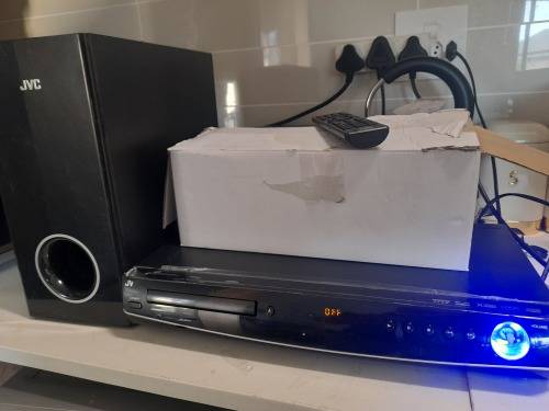 **DEMO JVC TN-N757B 5.1 HDMI HOME THEATRE SYSTEM WITH REMOTE**R2500 RETAIL**