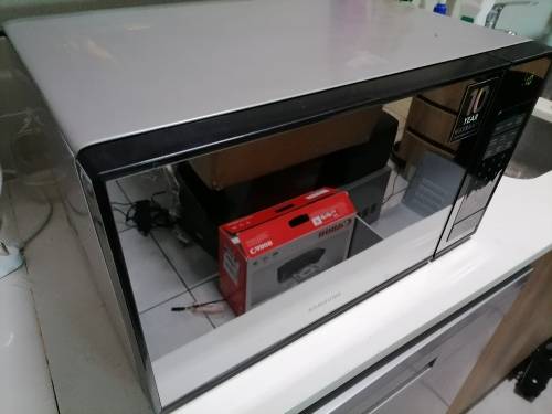 *WAREHOUSE CLEARANCE*SAMSUNG DIGITAL  32L SILVER DIGITAL MICROWAVE,MIRROR GLASS**R2400 RETAIL