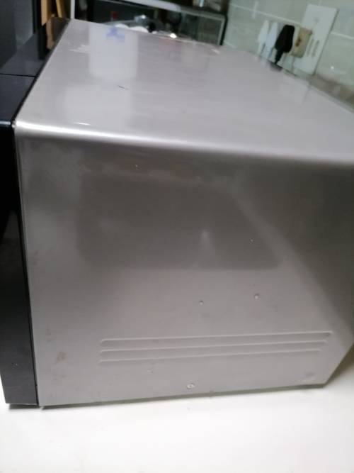 *WAREHOUSE CLEARANCE*SAMSUNG DIGITAL  32L SILVER DIGITAL MICROWAVE,MIRROR GLASS**R2400 RETAIL