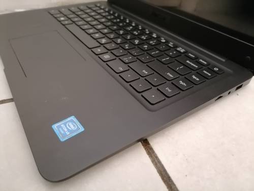 *LIQUIDATION STOCK* MECER Z140+G LAPTOP, EXCELLENT CONDITION BUT NOT TESTED NO POWER CORD**