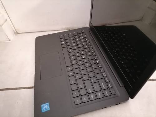 *LIQUIDATION STOCK* MECER Z140+G LAPTOP, EXCELLENT CONDITION BUT NOT TESTED NO POWER CORD**