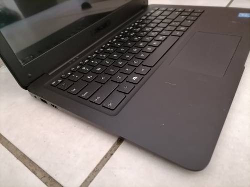 *LIQUIDATION STOCK* MECER Z140+G LAPTOP, EXCELLENT CONDITION BUT NOT TESTED NO POWER CORD**