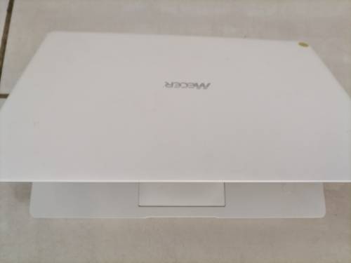 *LIQUIATION STOCK*MECER Z140 C LAPTOP(WHITE) NO POWER CORD NOT TESTED**