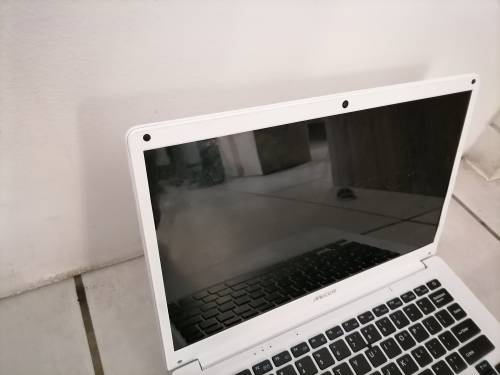 *LIQUIATION STOCK*MECER Z140 C LAPTOP(WHITE) NO POWER CORD NOT TESTED**