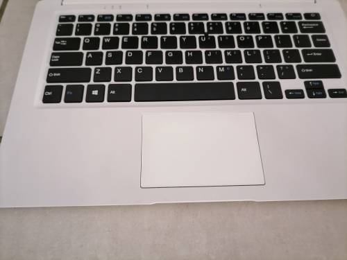 *LIQUIATION STOCK*MECER Z140 C LAPTOP(WHITE) NO POWER CORD NOT TESTED**