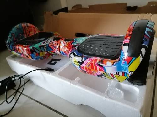 *GTZ TWO1 HOVERBOARD IN BOX WITH CHARGER*POWERS ON NOT MOVING*NOT SURE ISSUE**R3000 IN STORE**