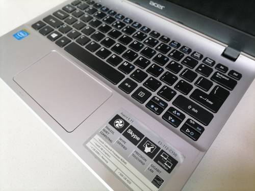 *LIQUIDATION STOCK*ACER ASPIRE E11 NOTEBOOK*LIGHTS OME ON SCREEN BLANK*SOLD AS IS**