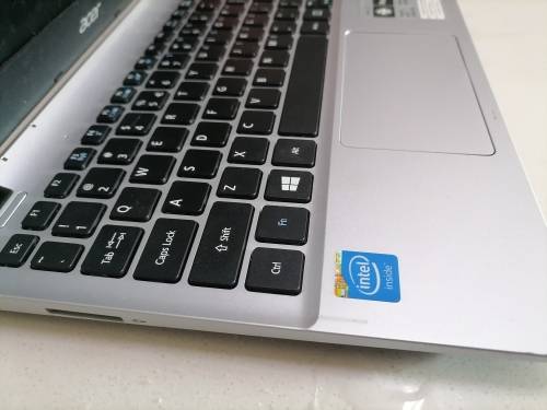 *LIQUIDATION STOCK*ACER ASPIRE E11 NOTEBOOK*LIGHTS OME ON SCREEN BLANK*SOLD AS IS**