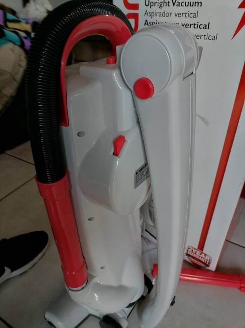 *PAY DAY DEALS*DEMO MELLERWARE VORTEX BAGLESS UPRIGHT VACUUM IN BOX WITH ATTACHMENTS*R2000 RETAIL*