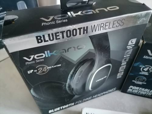 *CHRISTMAS IN JULY*COMBO DEAL*BRAND NEW NOKIA 1.4+VOLKANO BLUETOOTH HEADSET+VOLKANO SPEAKER*
