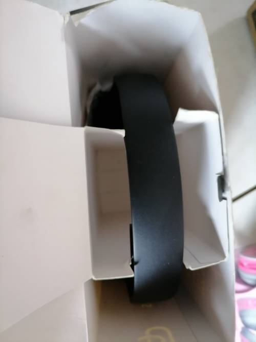 LATE ENTRY*BULK LOT OF UNTESTED/FAULTY/WORKING ELECTRONICS*WATCH/HEADSETS/CAMERA/WALKA/WATCH ETC