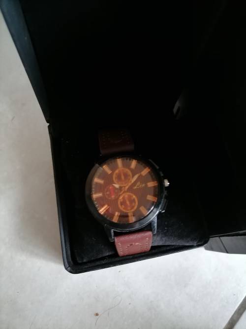 LATE ENTRY*BULK LOT OF UNTESTED/FAULTY/WORKING ELECTRONICS*WATCH/HEADSETS/CAMERA/WALKA/WATCH ETC