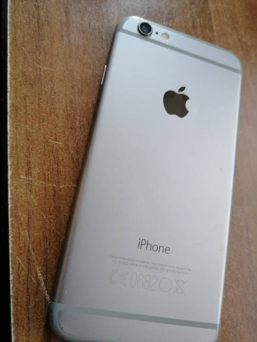 *BELLCO BARGAIN BUYS*APPLE IPHONE 6 WITH POUCH AND CHARGER*SHOWS APPLE LOGO THEN OFF AND ON*AS IS**