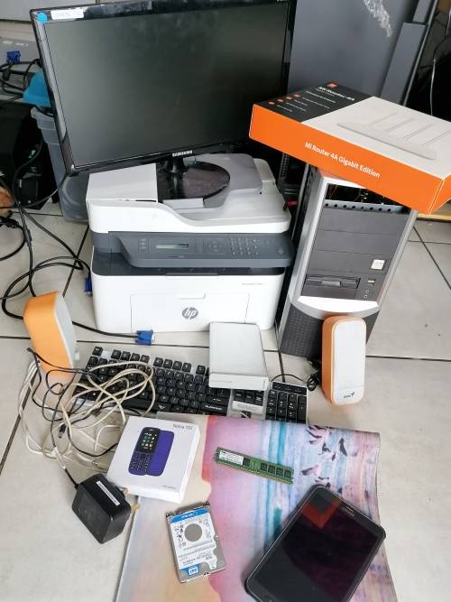 *BULK LOT OF AWESOME ELECTRONICS*HP PRINTER, NEW PHONE,TABLET,PC SCREEN,WIFI ROUTER,KEYBOARDS,HDD ET