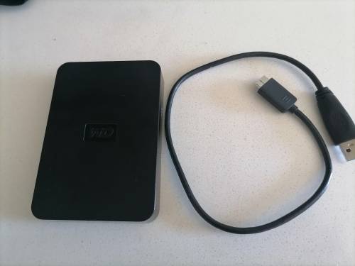 *MONTHEND CLEARANCE SALE*PRE OWNED WESTERN DIGITAL  750GB EXTERNAL HDD +DATA CORD*
