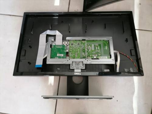 *MONTHEND CLEARANCE*LOT OF FAULTY 22/24/27 INCH SCREENS*SOLD AS IS*ONE WORKS*READ AD