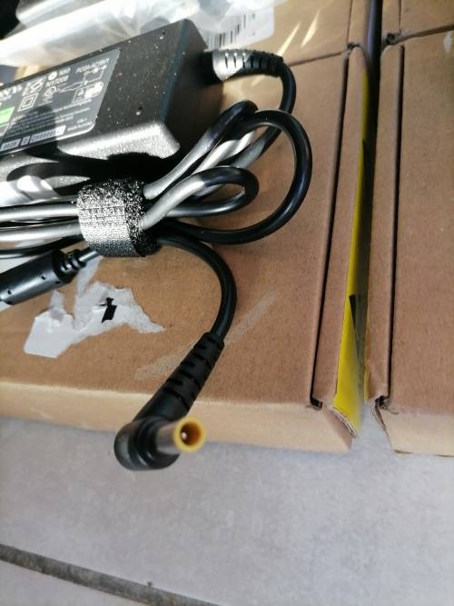 *SPRING SPECIAL*LOT OF 6X BRAND NEW LAPTOP CHARGES,SOME ORIGINAL SOME AFTERMARKET*OVER R3000 VALUE*