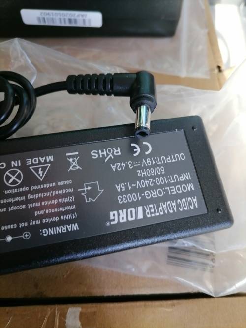 *SPRING SPECIAL*LOT OF 6X BRAND NEW LAPTOP CHARGES,SOME ORIGINAL SOME AFTERMARKET*OVER R3000 VALUE*