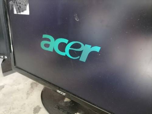 *COMAIR LIQUIDATION*LOT OF 4X PC SCREENS**23 X DELL, 2 X ACER*ONE BID FOR ALL 4*WORKING***