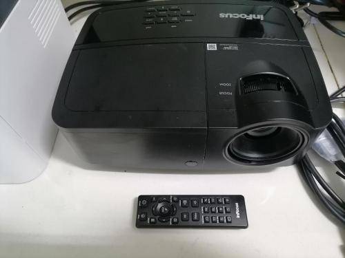 **BLACK FRIDAY*FREE FREIGHT*INFOCUS 3D READY IN114 PROJECTOR WITH REMOTE*ONLY 165HRS*R7000 IN STORE*