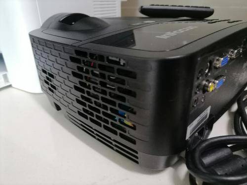 **BLACK FRIDAY*FREE FREIGHT*INFOCUS 3D READY IN114 PROJECTOR WITH REMOTE*ONLY 165HRS*R7000 IN STORE*