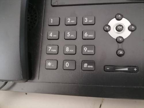 *COMPANY LIQUIDATION*SET OF YEALINK IP CORDLESS PHONES+YEALINK IP PHONE*ONE BID FOR ALL**