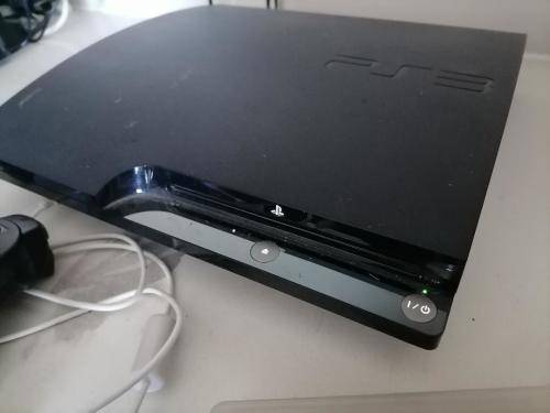 ***SONY PLAYSTATION 3 WITH 3 WIRELESS REMOTES*ONE GAME,CABLES ETC*REQUIRES SOFTWARE UPDATE**