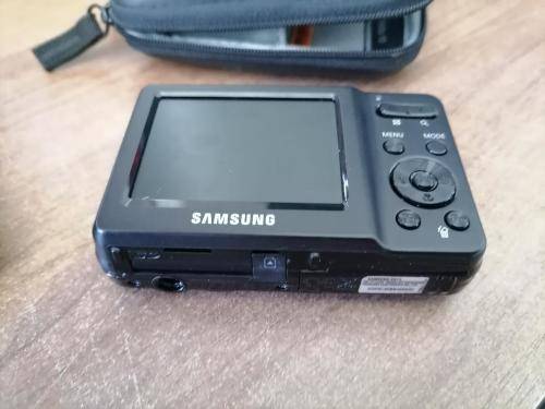**WEEKENED SPECIAL*SAMSUNG ES13 DIGITAL CAMERA IN CARRY CASE AND MEMORY CARD*NOT TESTED*