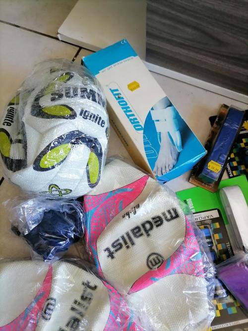 **HUGE SPORT SHOP LIQUIDATION*LOT OF BRAND NEW SPORT ACCESSORIES*OVER R5000 RETAIL**