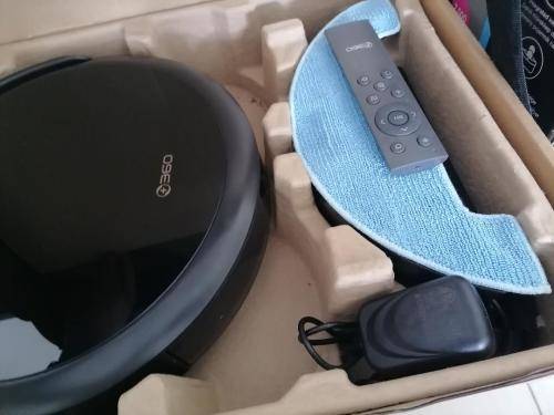 *DEMO 360 ROBOT VACUUM/MOP C50 WITH ATTACHMENTS AND CHARGING HUB/REMOTE*R3000 RETAIL