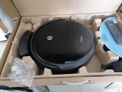 *DEMO 360 ROBOT VACUUM/MOP C50 WITH ATTACHMENTS AND CHARGING HUB/REMOTE*R3000 RETAIL