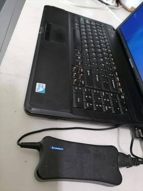 **LENOVO G550 LAPTOP WITH ORIGINAL CHARGER*WINDOWS 11,INTEL DUO CORE,4GB RAM*MUST BE PLUGGED IN*