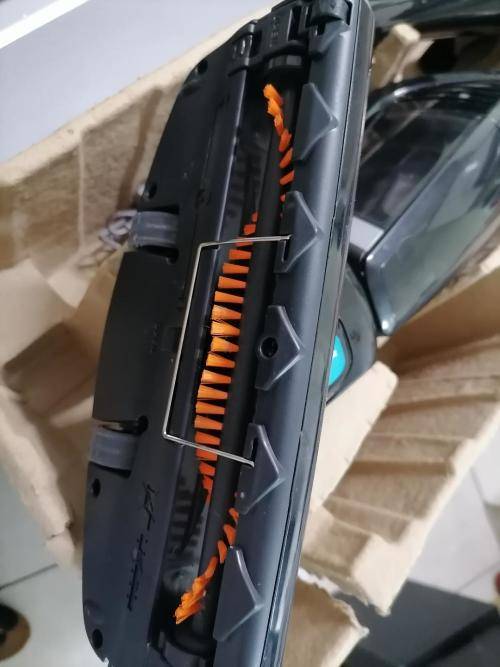 *EASTER SPECIAL**LIKE NEW ELECTROLUX ERGORAPIDO BATTERY VACUUM IN BOX WITH ATTACHMENTS*R3500