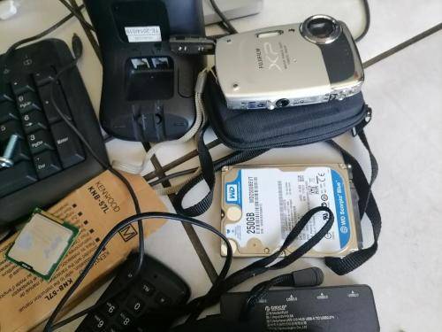 *EASTER SPECIAL**LOT OF ELECTRONICS*APPLE DVD,CAMERAS,HDD,RAM,PHONES,CPU ETC*ONE BID FOR THE LOT*