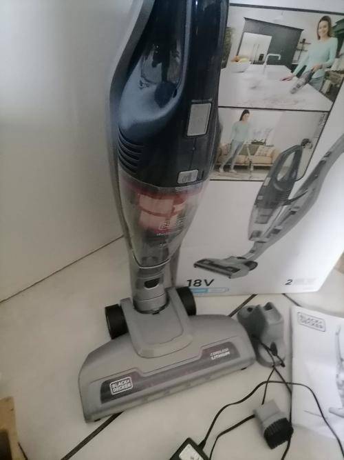 *EASTER SPECIAL*LIKE NEW BLACK AND DECKER 18V DUST BUSTER CORDELESS 2 IN 1 VACUUM*R2700 IN STORE**