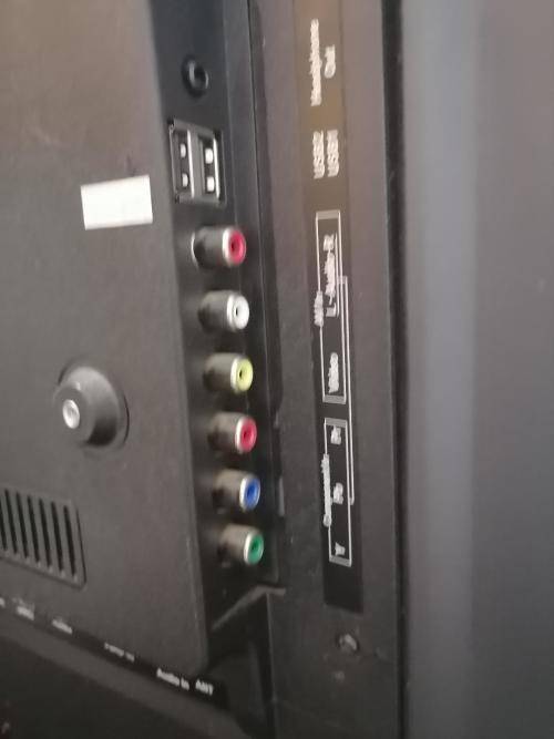 *BEST DEALS ON BOBSHOP*JVC HD LED 32` TV WITH BUILT IN SOUND BAR*OVER R3000 NEW IN STORE**