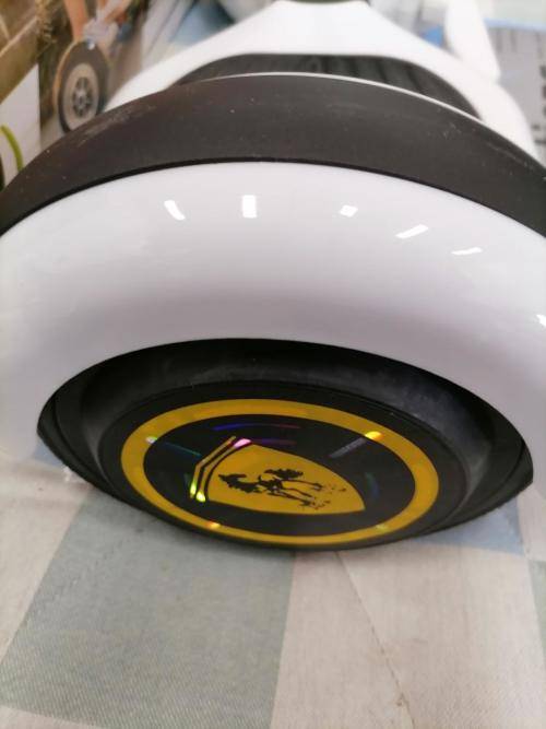 *WOW R30 FREIGHT*DEMO LIKE NEW SMART 6.5 INCH BALANCE BOARD WITH LED LIGHTS AND BT SPEAKER***