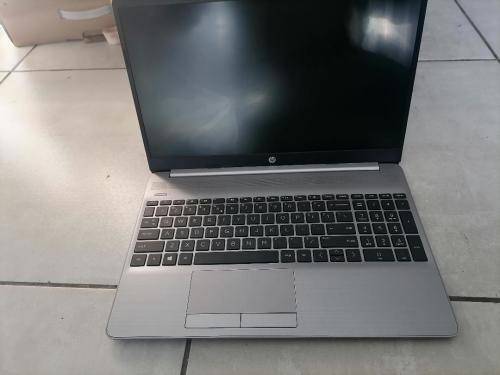 *BIG DEALS*R30 FREIGHT*DAMAGED HP 255 G8 LAPTOP WITH 4GB RAM***