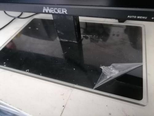 *FLASH FRIDAY DEALS**MECER 24` FULL HD LED ULTRASLIM SCREEN*BUILT IN SPEAKERS,HDMI ETC**