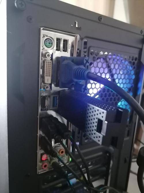 *AWESOME I5 8GB GAMING PC SETUP*LED PC BOX, LED KEYBOARD/MOUSE+SPEAKERS+SAMSUNG SCREEN*R30 FREIGHT