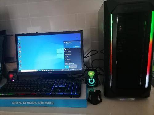 *AWESOME I5 8GB GAMING PC SETUP*LED PC BOX, LED KEYBOARD/MOUSE+SPEAKERS+SAMSUNG SCREEN*R30 FREIGHT
